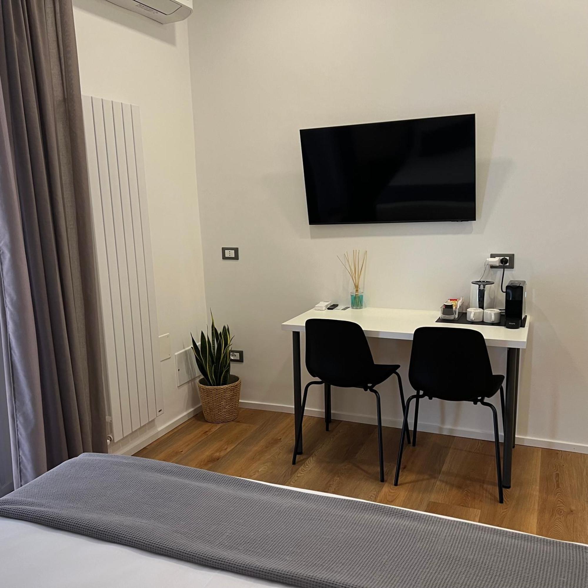 Sunrise Rooms La Spezia Exterior photo
